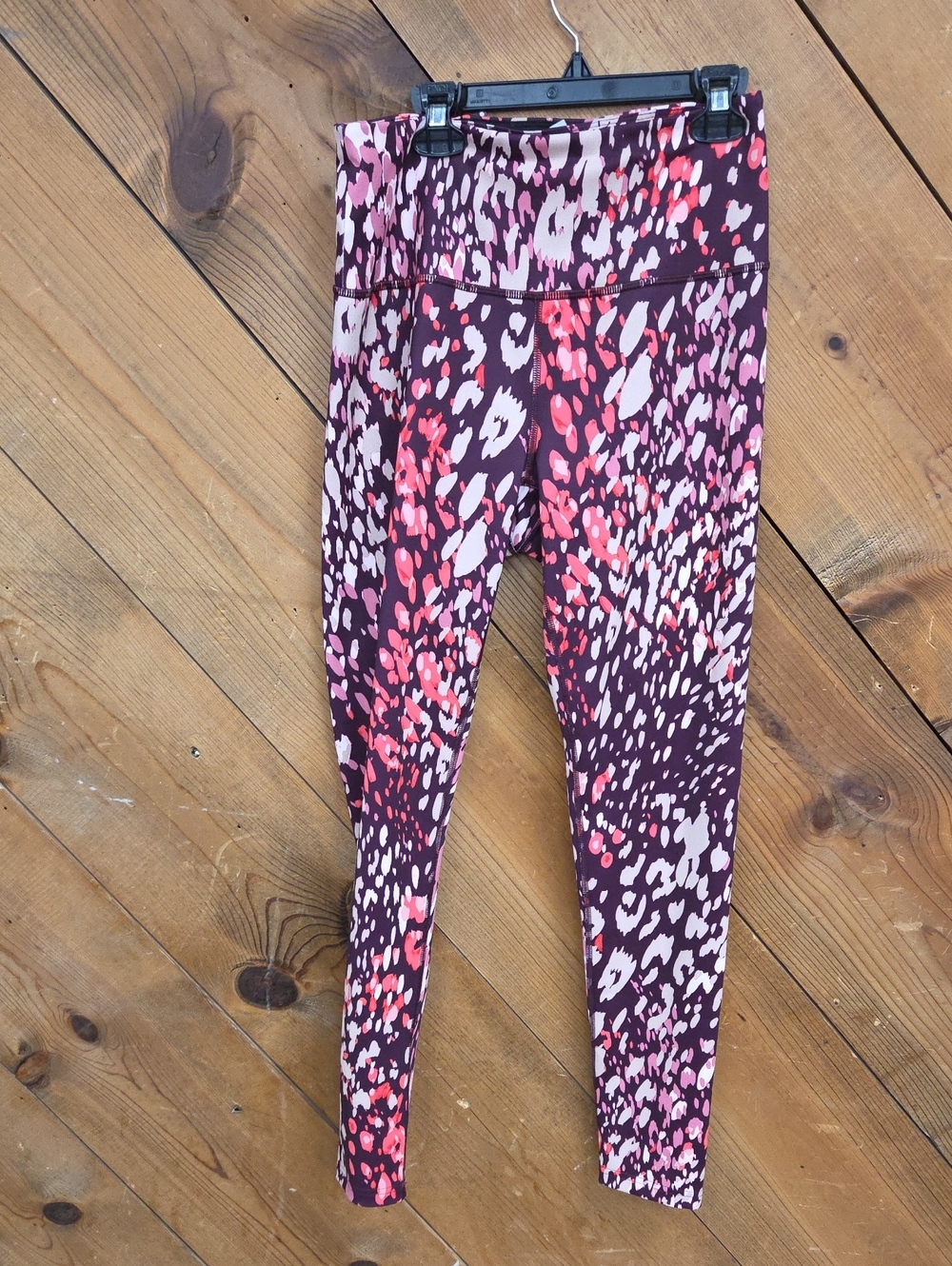 Fila Printed Leggings in Purple, Pink & White. Medium